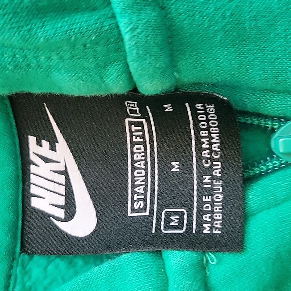 Boys Green Nike hoodie - Picture 2 of 4